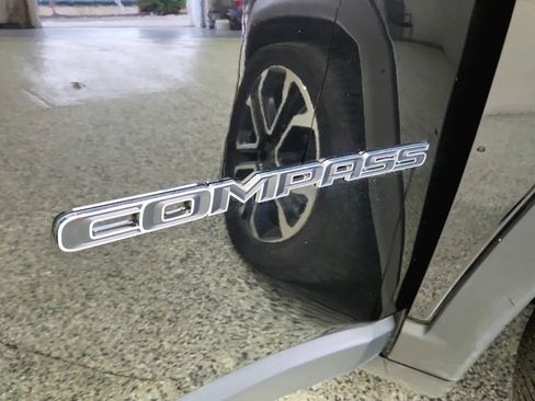 Used 2022 Jeep Compass Limited image 17