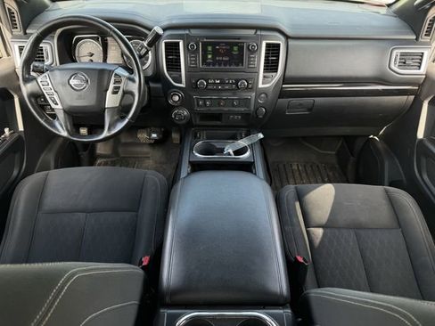 Used 2019 Nissan Titan SV w/ SV Convenience Package AWD/4WD image 10