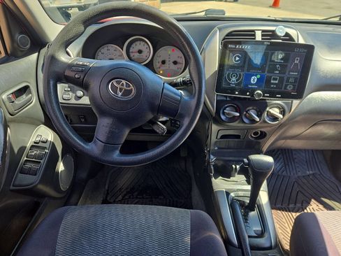 Used 2005 Toyota RAV4 4WD image 32