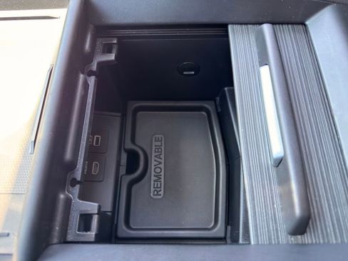 Used 2025 Honda Odyssey Touring image 47