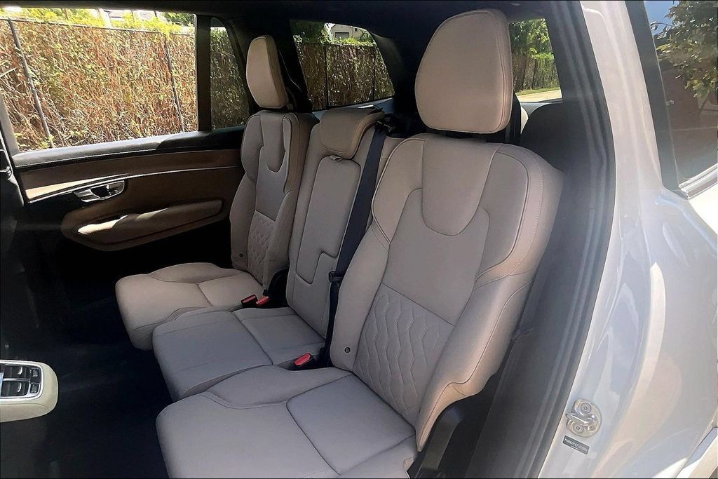 Certified 2026 Volvo XC90 B6 Plus AWD/4WD image 35