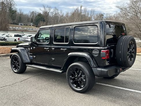 Used 2021 Jeep Wrangler Unlimited Sahara w/ Cold Weather Group image 3
