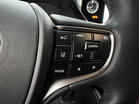 Certified 2024 Lexus ES 300h Ultra Luxury image 20