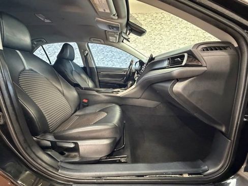 Used 2022 Toyota Camry SE FWD image 9