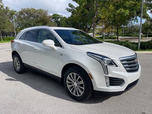 Used 2018 Cadillac XT5 Luxury w/ Driver Awareness Package AWD/4WD image 4