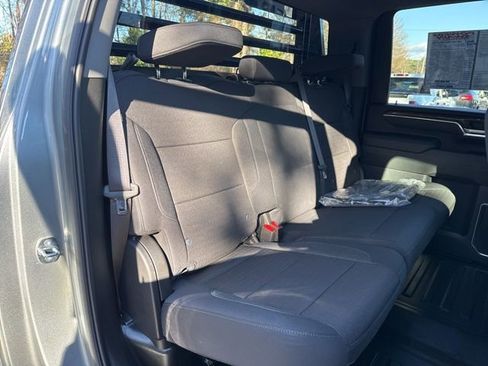 Used 2024 GMC Sierra 3500 SLE w/ SLE Convenience Package image 28