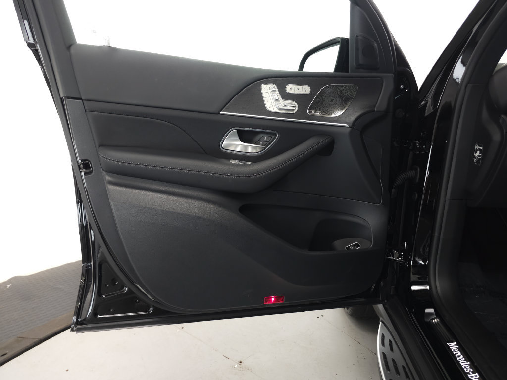 Used 2026 Mercedes-Benz GLE 450 4MATIC w/ Driver Assistance Package image 5