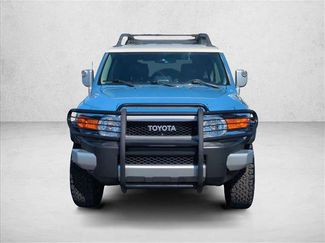 Used 2013 Toyota FJ Cruiser 4WD w/ Convenience Pkg video 2