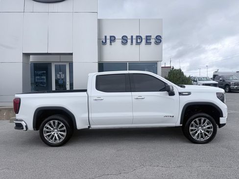 Used 2023 GMC Sierra 1500 AT4 w/ Technology Package AWD/4WD image 8