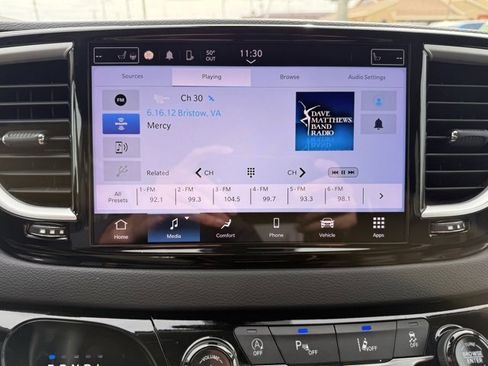 Certified 2024 Chrysler Pacifica Touring-L image 24