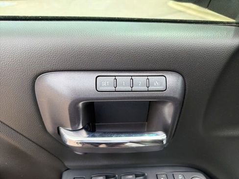 Used 2018 Chevrolet Silverado 1500 LTZ w/ Texas Edition RWD image 18