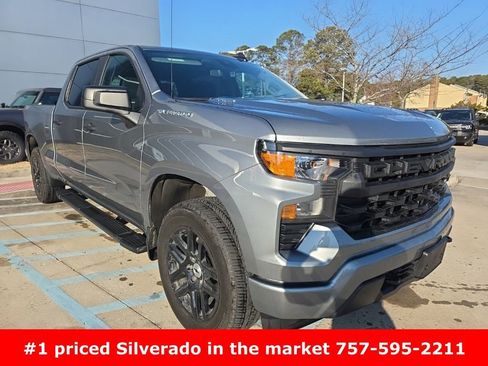 Used 2025 Chevrolet Silverado 1500 Custom image 2