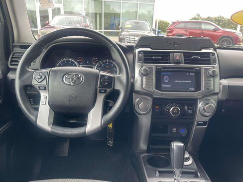 Used 2019 Toyota 4Runner SR5 AWD/4WD image 12