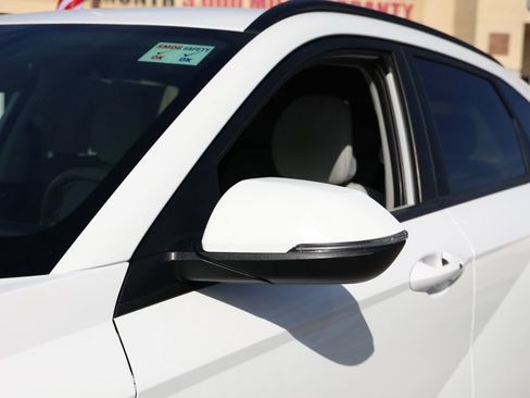 Used 2024 Hyundai Kona SEL FWD image 12