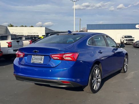 Used 2025 Chevrolet Malibu LT image 3