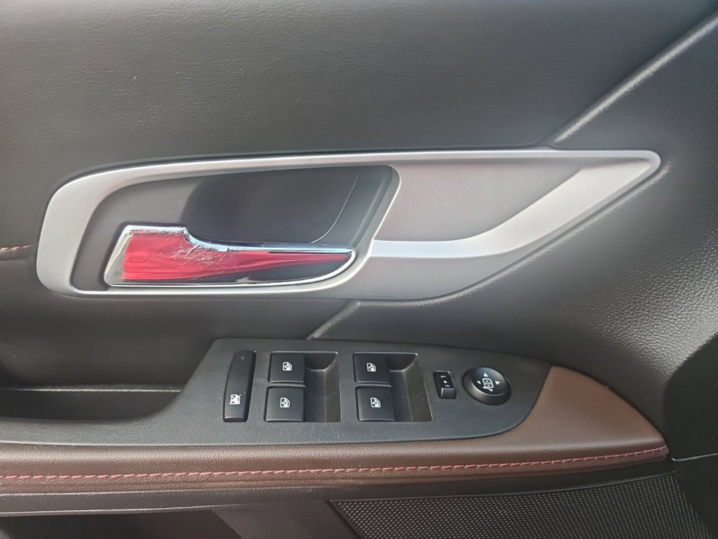 Used 2011 GMC Terrain SLT FWD image 11