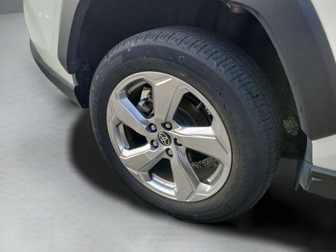 Used 2021 Toyota RAV4 XLE Premium AWD/4WD image 19
