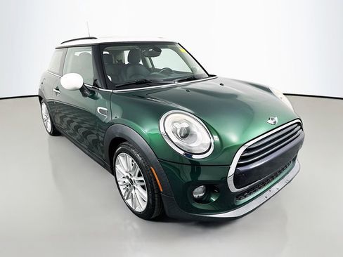 Used 2018 MINI Cooper 2-Door Hardtop image 3