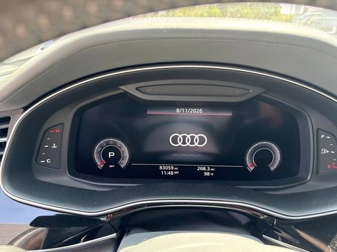 Used 2019 Audi Q8 Prestige w/ Luxury Package AWD/4WD image 8