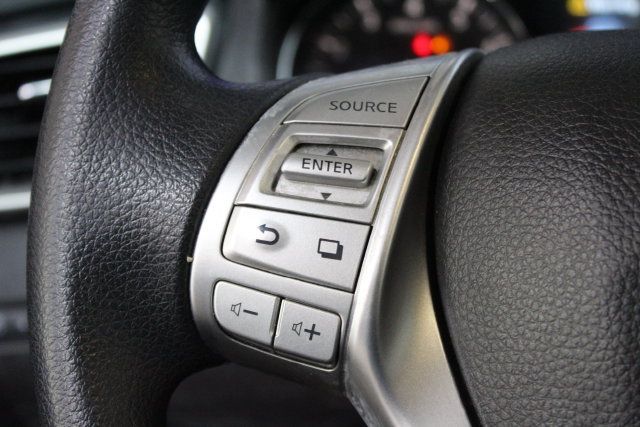 Used 2015 Nissan Rogue SV FWD image 16