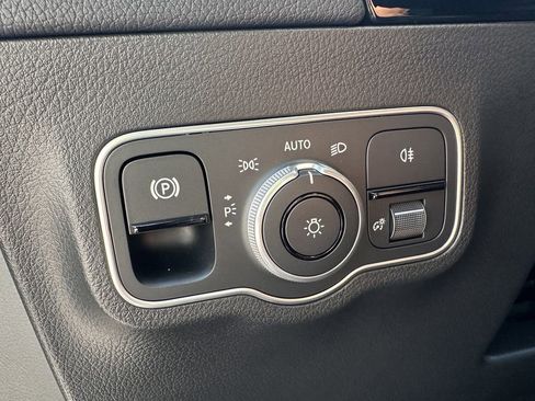 Certified 2025 Mercedes-Benz GLA 250 image 35