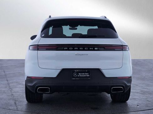 Used 2025 Porsche Cayenne image 4