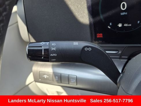 Used 2025 Hyundai Kona Limited image 29