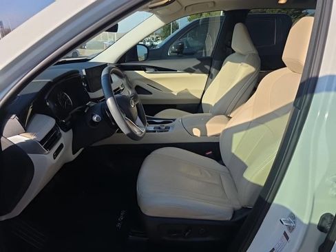 Certified 2023 INFINITI QX60 Pure image 7