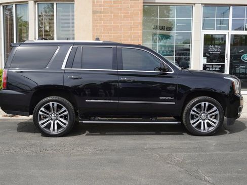 Used 2019 GMC Yukon Denali w/ Denali Ultimate Package AWD/4WD image 7