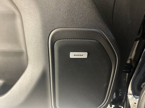 Used 2022 GMC Sierra 2500 Denali w/ Denali Black Diamond Edition AWD/4WD image 10