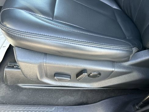 Used 2024 Ford Expedition Max XLT image 23