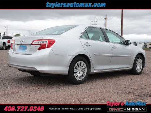 Used 2014 Toyota Camry LE FWD image 4