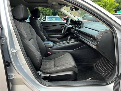 Used 2024 Honda Accord EX image 18