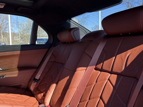 Used 2026 BMW i7 xDrive60 w/ Executive Package AWD/4WD image 29