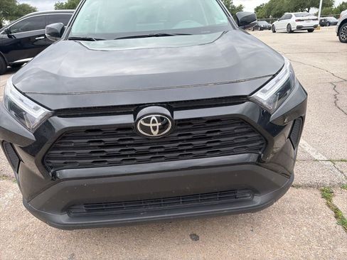 Used 2025 Toyota RAV4 XLE image 2