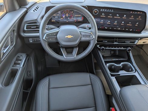 New 2026 Chevrolet Traverse LT image 9