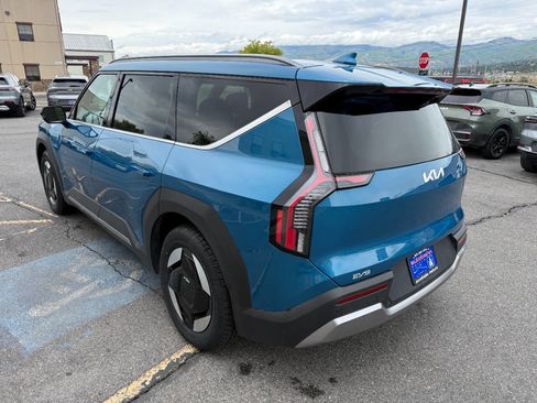 Used 2024 Kia EV9 Wind AWD/4WD image 6