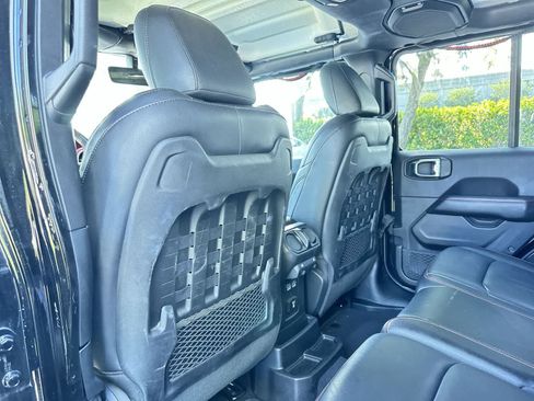 Used 2018 Jeep Wrangler Unlimited Rubicon AWD/4WD image 13