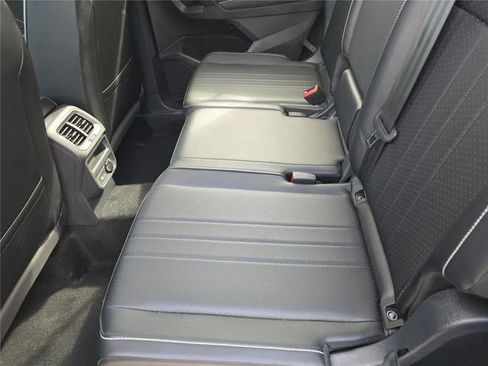 Used 2024 Volkswagen Tiguan SE R-Line FWD image 13