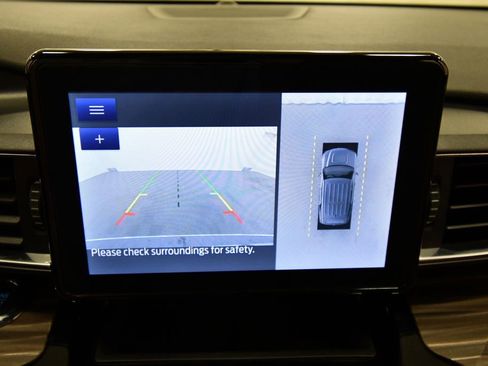 Used 2023 Ford Explorer Limited image 24