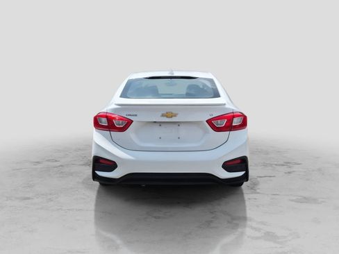 Used 2017 Chevrolet Cruze LT w/ Convenience Package FWD image 7