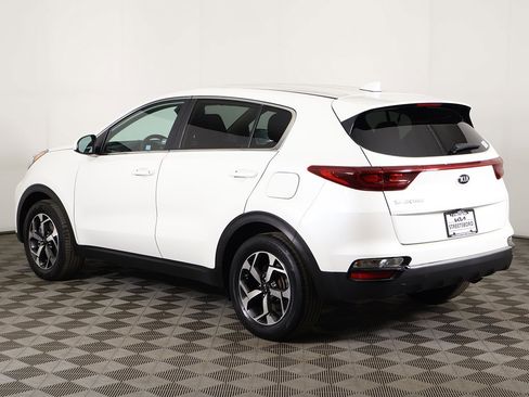 Used 2022 Kia Sportage LX image 6