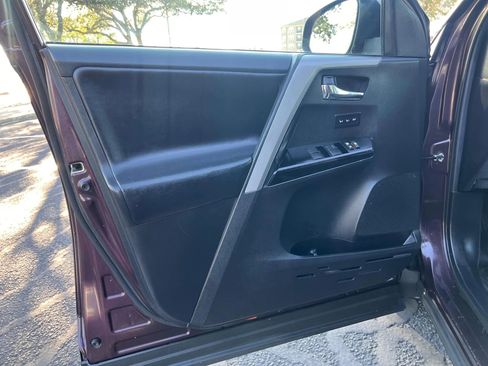 Used 2018 Toyota RAV4 Limited w/ All Weather Liner Package image 10