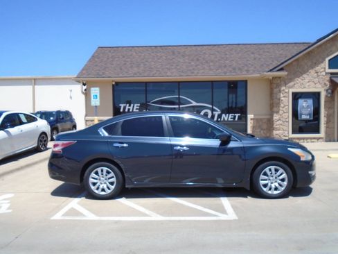 Used 2015 Nissan Altima 2.5 S w/ Power Driver Seat Package FWD image 5