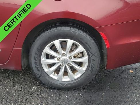 Used 2018 Chrysler Pacifica Touring-L Plus image 31