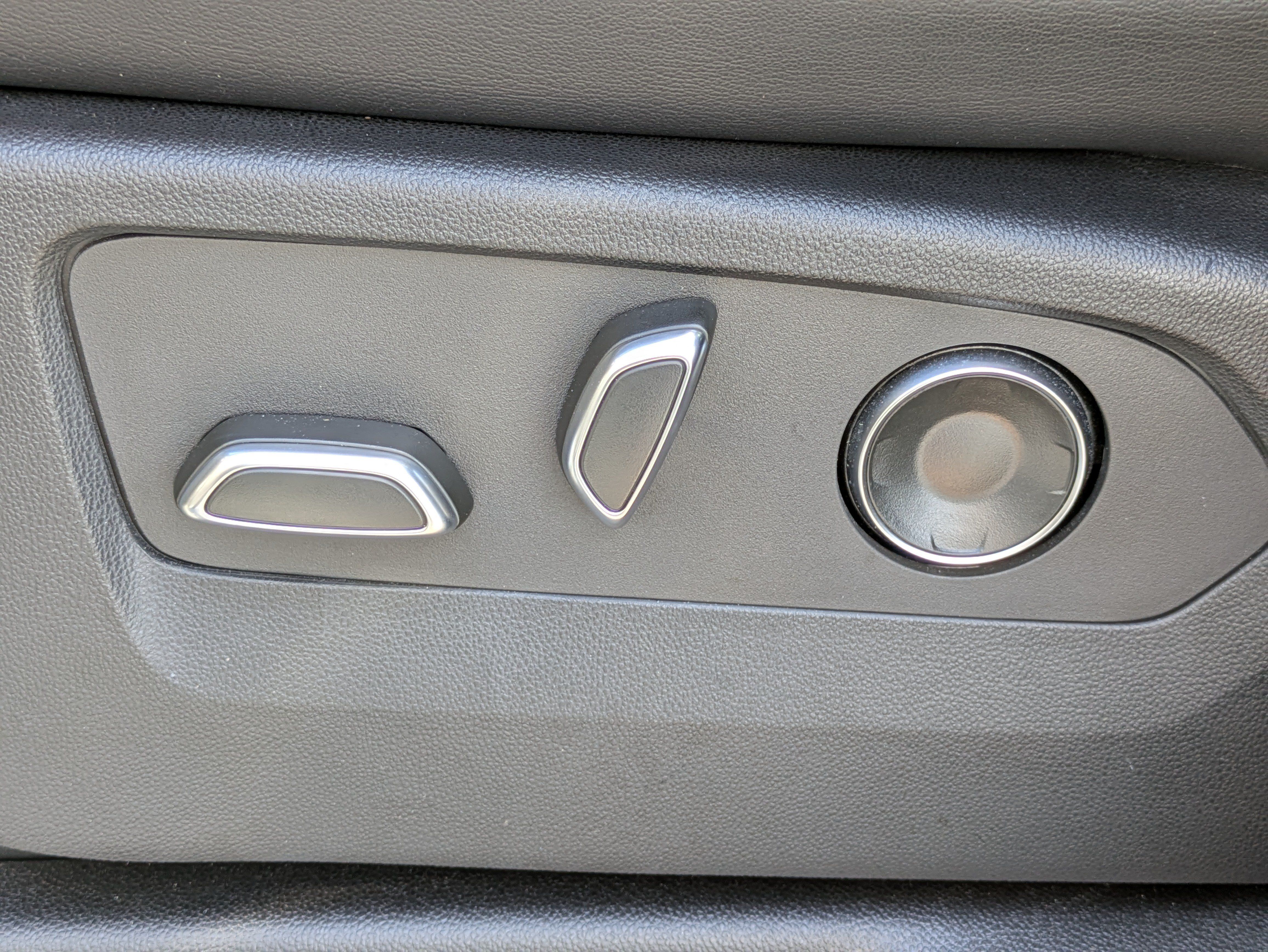 Certified 2024 Cadillac Escalade Sport AWD/4WD image 18