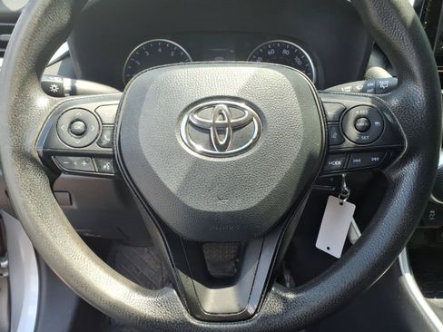 Used 2021 Toyota RAV4 LE w/ Carpet Mat Package (TMS) AWD/4WD image 11