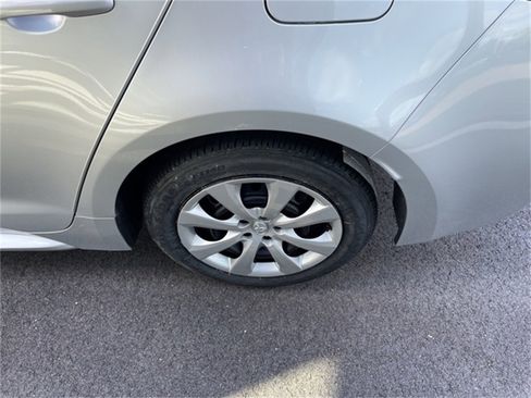 Used 2025 Toyota Corolla LE image 9