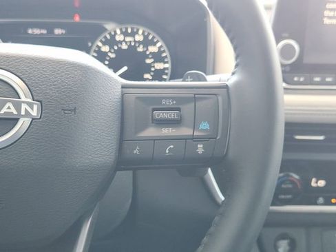 Used 2025 Nissan Rogue SV w/ SV Premium Package FWD image 23