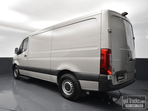 Used 2022 Mercedes-Benz Sprinter 2500 image 5